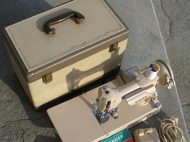 Antique Rare Beige Brown Singer Featherweight 221J Sewing Machine 